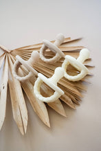 Load image into Gallery viewer, Itzy Ritzy - Sweetie Soother™ 0-6 Months / Neutral