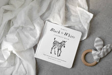 Load image into Gallery viewer, Baby's Black and White Contrast Book