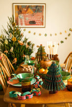 Load image into Gallery viewer, East End Press - FESTIVE PAPER CHAIN KIT