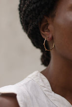 Load image into Gallery viewer, YEWŌ Collective - Small Bentu Hoops