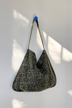 Load image into Gallery viewer, Le Bon Shoppe - Happy Carry Bag