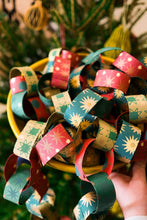 Load image into Gallery viewer, East End Press - FESTIVE PAPER CHAIN KIT