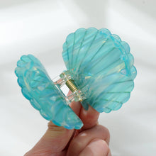 Load image into Gallery viewer, Adorro - Seashell Claw Clip