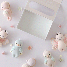 Load image into Gallery viewer, cuddle+kind - Baby seahorse (powder pink)
