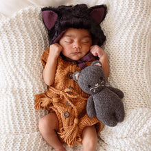 Load image into Gallery viewer, cuddle+kind - Baby kitten (charcoal)