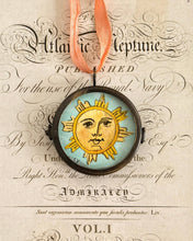 Load image into Gallery viewer, Maris Mirum - Clarus Sun - Art Locket Ornament