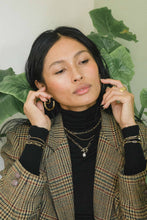 Load image into Gallery viewer, Lola Necklace
