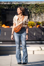 Load image into Gallery viewer, Bolsa Nova Handbags - Capri Leather Sling Bag: Mushroom
