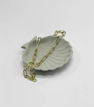 Load image into Gallery viewer, Uno Atelier - Shell Trinket Dish: Pink
