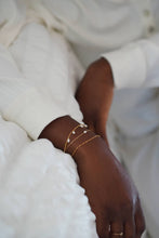 Load image into Gallery viewer, May Martin - Five Pearl Bracelet
