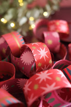 Load image into Gallery viewer, East End Press - PINK CHRISTMAS PAPER CHAIN KIT
