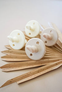 Itzy Ritzy - Sweetie Soother™ 0-6 Months / Neutral
