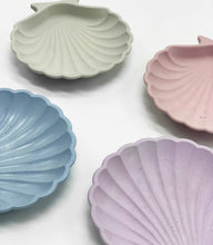 Load image into Gallery viewer, Uno Atelier - Shell Trinket Dish: Pink
