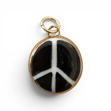 Load image into Gallery viewer, Shá Parlé - B&amp;W Peace Sign
