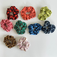 Load image into Gallery viewer, Jenny Pennywood - Zero Waste Scrunchie - Midnight &amp; Periwinkle
