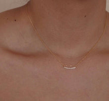 Load image into Gallery viewer, May Martin - Pearl Bar Necklace
