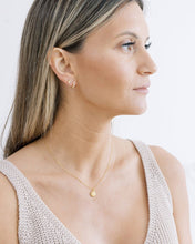 Load image into Gallery viewer, Coast and Cove - Gold Scallop Necklace
