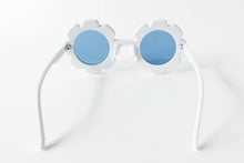Load image into Gallery viewer, Babeehive Goods - Toddler &amp; Kid Daisy Sunglasses- Peach

