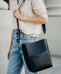 AALLYN - Jordan Bucket Bag - Tobacco/Silver