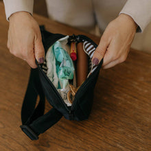 Load image into Gallery viewer, Parker Baby Co. - Belt Bag: Black
