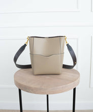Load image into Gallery viewer, AALLYN - Jordan Bucket Bag - Leather: Olive
