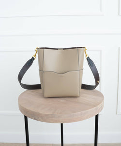 AALLYN - Jordan Bucket Bag - Tobacco/Silver
