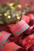 Load image into Gallery viewer, East End Press - PINK CHRISTMAS PAPER CHAIN KIT
