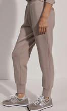 Load image into Gallery viewer, Varley Slim Cuff Pant- 25
