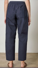 Load image into Gallery viewer, Lilla P Everyday Poplin Pant
