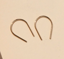 Load image into Gallery viewer, Token Jewelry Horseshoes - 14kt gold filled
