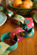 Load image into Gallery viewer, East End Press - FESTIVE PAPER CHAIN KIT
