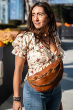 Load image into Gallery viewer, Bolsa Nova Handbags - Capri Leather Sling Bag: Mushroom
