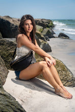 Load image into Gallery viewer, Bolsa Nova Handbags - Capri Leather Sling Bag: Mushroom
