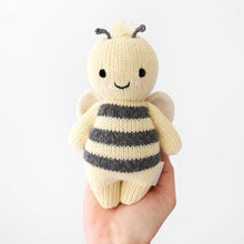 Load image into Gallery viewer, cuddle+kind - Baby bee
