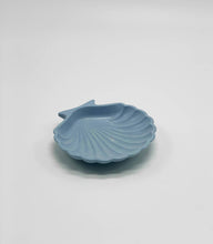 Load image into Gallery viewer, Uno Atelier - Shell Trinket Dish: Pink
