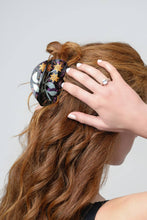Load image into Gallery viewer, WINONA IRENE - Lady&#39;s Mantle Flower Claw Clip
