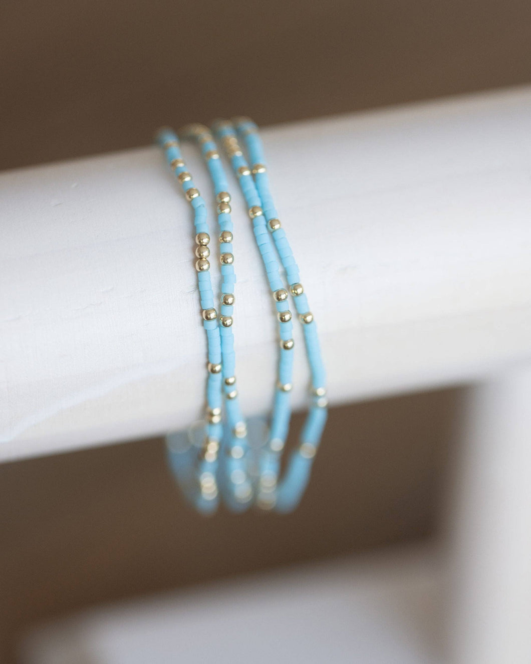 Coast and Cove - Goldie Sprinkle Beaded Bracelet- BLUE