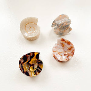 Adorro - Swirl Shell Claw Clip