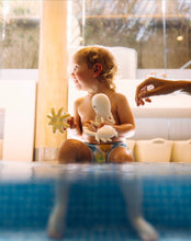 Load image into Gallery viewer, Oli &amp; Carol US - Sharon the Crab
