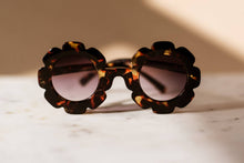 Load image into Gallery viewer, Babeehive Goods - Toddler &amp; Kid Daisy Sunglasses- Clear
