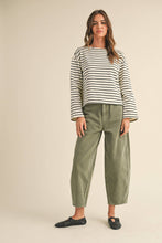 Load image into Gallery viewer, MIOU MUSE - STRIPED PATTERN LONG SLEEVE TOP: WHITE/NAVY

