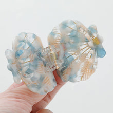Load image into Gallery viewer, Adorro - Pearl Seashell Claw Clip
