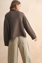 Load image into Gallery viewer, MIOU MUSE - Hem Sleeve Sweater - Brown
