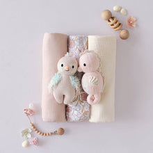 Load image into Gallery viewer, cuddle+kind - Baby seahorse (powder pink)

