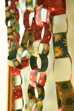 Load image into Gallery viewer, East End Press - FESTIVE PAPER CHAIN KIT
